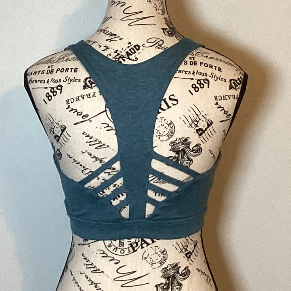 PELOTON WOMENS STRAPPY SPORTS RACERBACK BRA RN#150110 COLOR HORIZON SIZE…